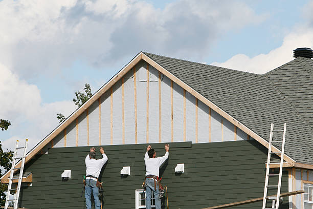 Professional Siding technician working in Portland, TX